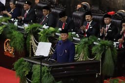 Prabowo Minta Pejabat Berikan Contoh Bersih Korupsi, Singgung Pepatah Ikan Busuk dari Kepala