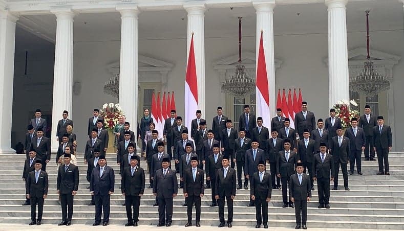 Momen Menteri Kabinet Merah Putih Foto Bersama usai Dilantik Prabowo di Istana