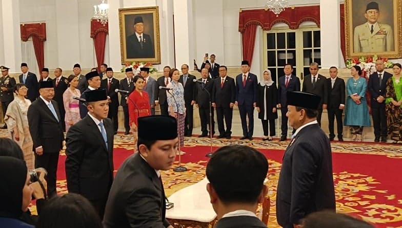 Prabowo Lantik Mayor Teddy Jadi Seskab