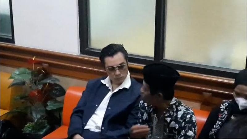  Tiba Lebih Awal di Pengadilan Agama Jaksel, Baim Wong Siap Jalani Sidang Cerai Perdana dengan Paula Verhoeven