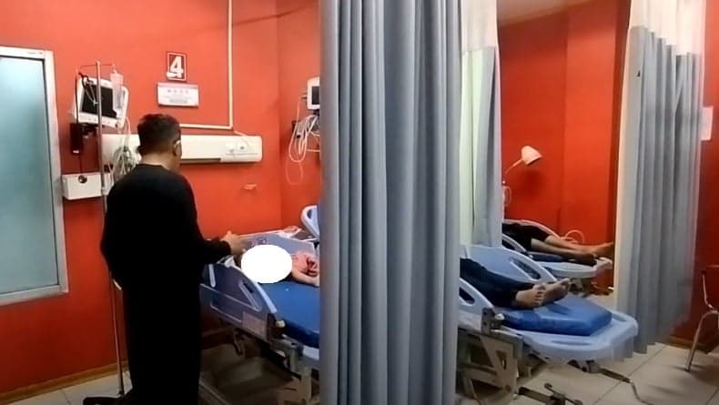 Tragis, Pengendara Motor Satu Keluarga Termasuk Balita Tertimpa Pohon Tumbang di Mojokerto