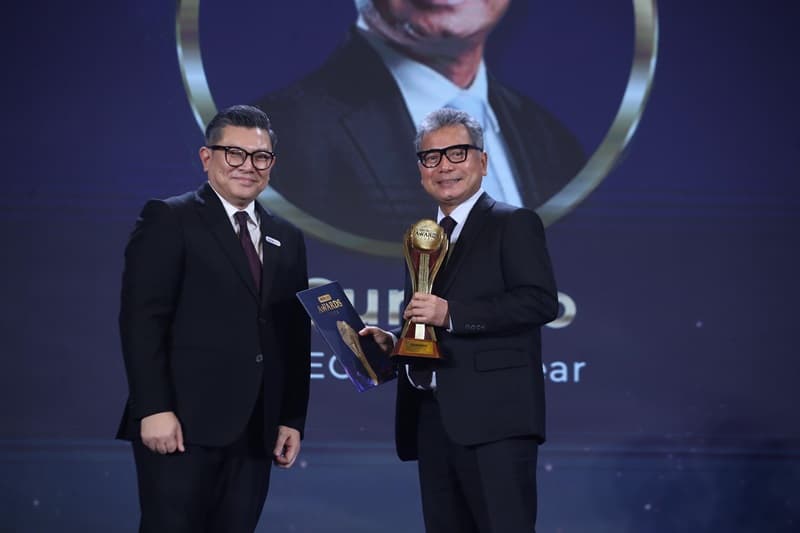 Direktur Utama BRI Sunarso Dinobatkan sebagai CEO of The Year dan Raih Dua Penghargaan