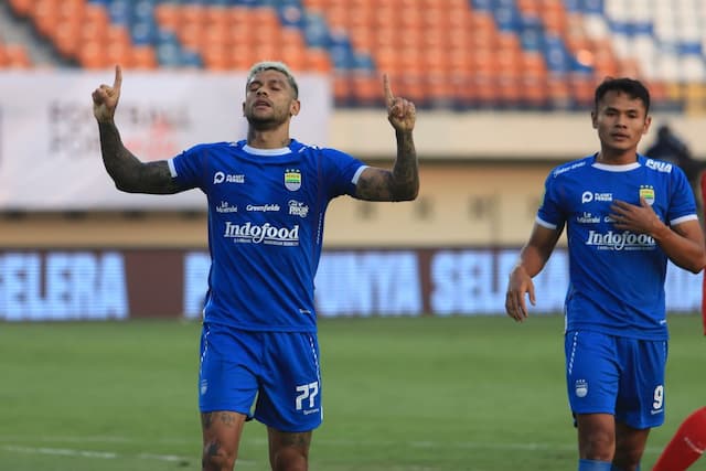 Persib Bandung Menang 2-0 atas Persebaya Surabaya, Bojan Hodak Bahagia Bukan Main