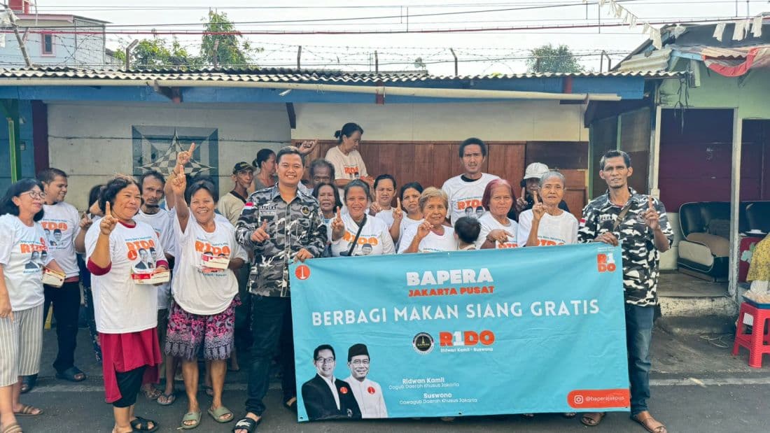 Bapera Jakpus Bagikan Makan Siang Gratis, Ajak Warga Pilih Ridwan Kamil-Suswono