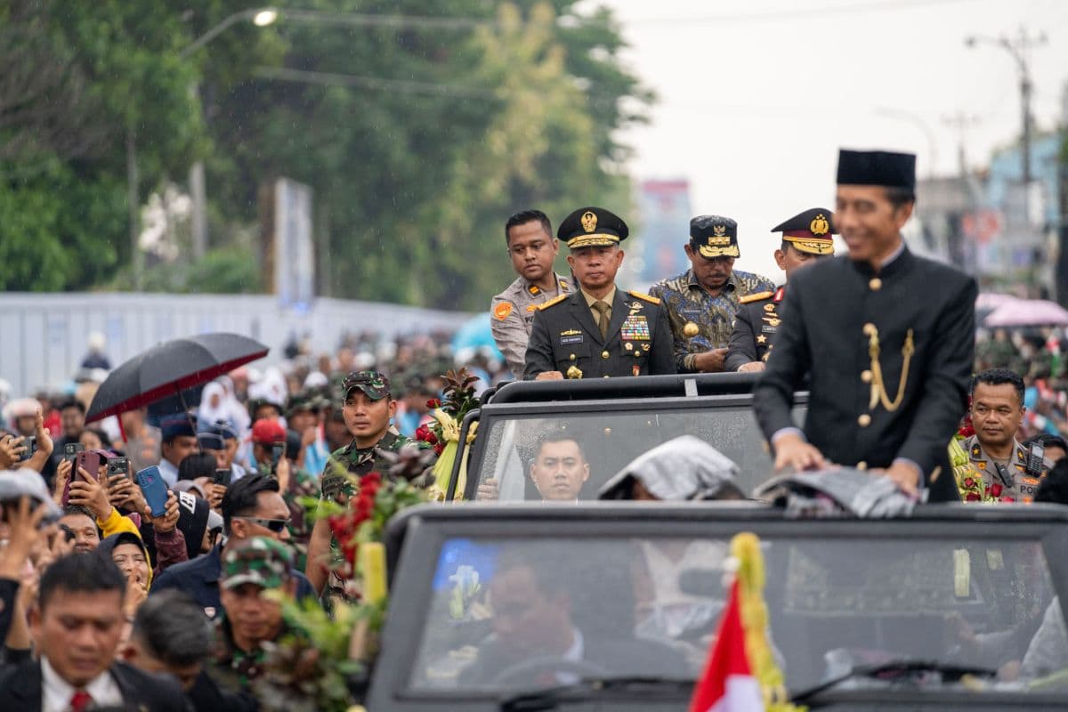 Momen Panglima TNI Temani Presiden Ke-7 RI Jokowi hingga Solo