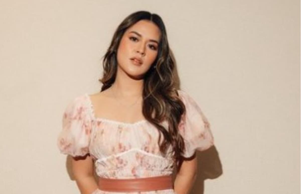 Viral Potret Momen Rambut Raisa Kesetrum Aliran Listrik saat Manggung