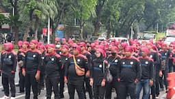 Demo Upah dan Ciptaker, Massa Buruh Mulai Padati Kawasan Monas