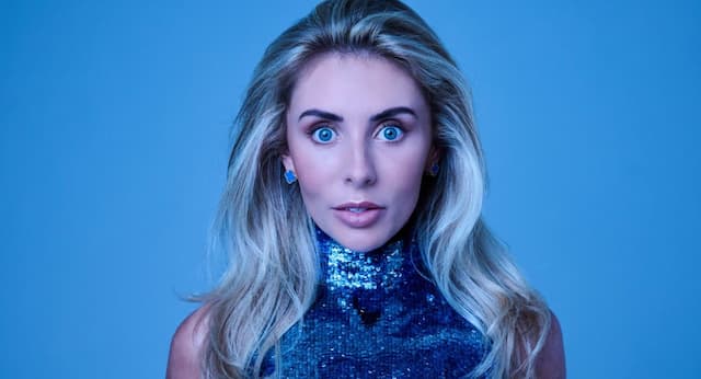 Bintang Film Dewasa Bonnie Blue Ditangkal Masuk Indonesia Selama 10 Tahun