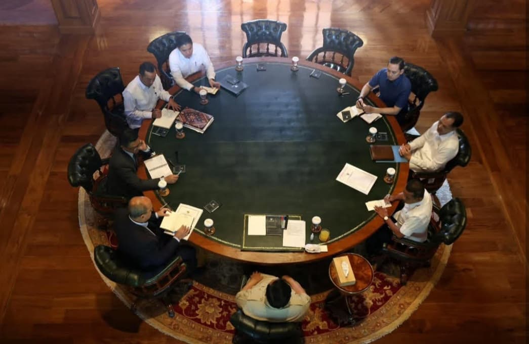 Prabowo Gelar Rapat di Hambalang, Bahas Kampung Haji Hingga Bencana Sumatera