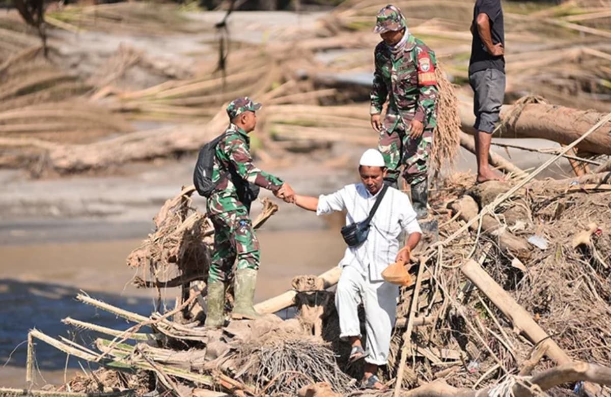 Kisah Pilu Sertu Hamzah Selamatkan Anak dan Istrinya Meninggal saat Longsor Aceh