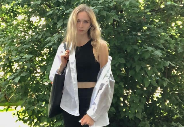 Kisah Viktoriia Kozyreva, Pebulu Tangkis Cantik Rusia yang Kini Fokus Jadi Model