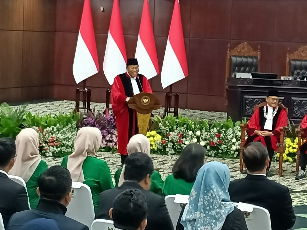 Canda Arief Hidayat ke Anwar Usman: Orangtua yang Sudah Tak Berguna di MK karena Segera Pensiun