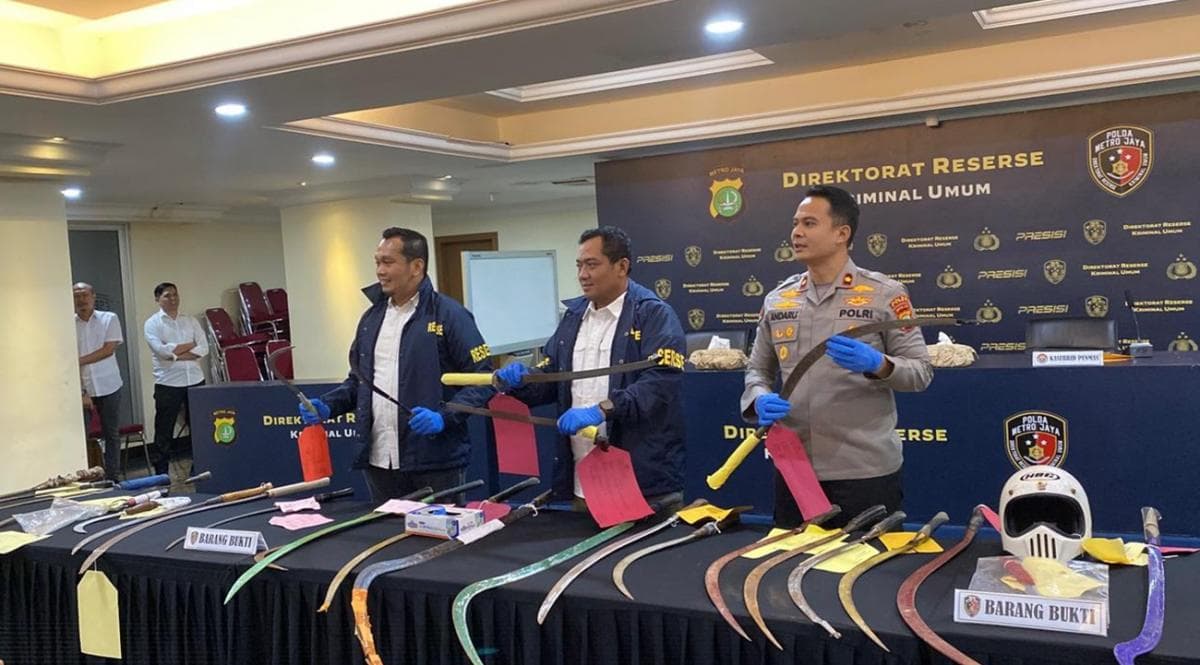 Tangkap Ratusan Pelaku Tawuran, Polda Metro Sita 56 Senjata Tajam