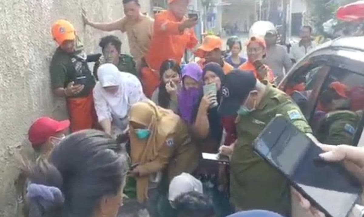 Geger, Mayat Bayi Terbungkus Plastik Ditemukan di Selokan Gambir Jakpus