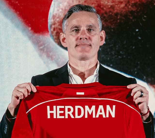 3 Asisten Pelatih Lokal yang Resmi Dampingi John Herdman di Timnas Indonesia, Nomor 1 Eks Asisten Shin Tae-yong!