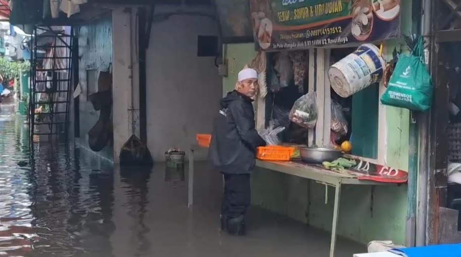 Awal Ramadhan, Banjir Rendam Wilayah Cengkareng Usai Hujan Deras Sejak Semalam