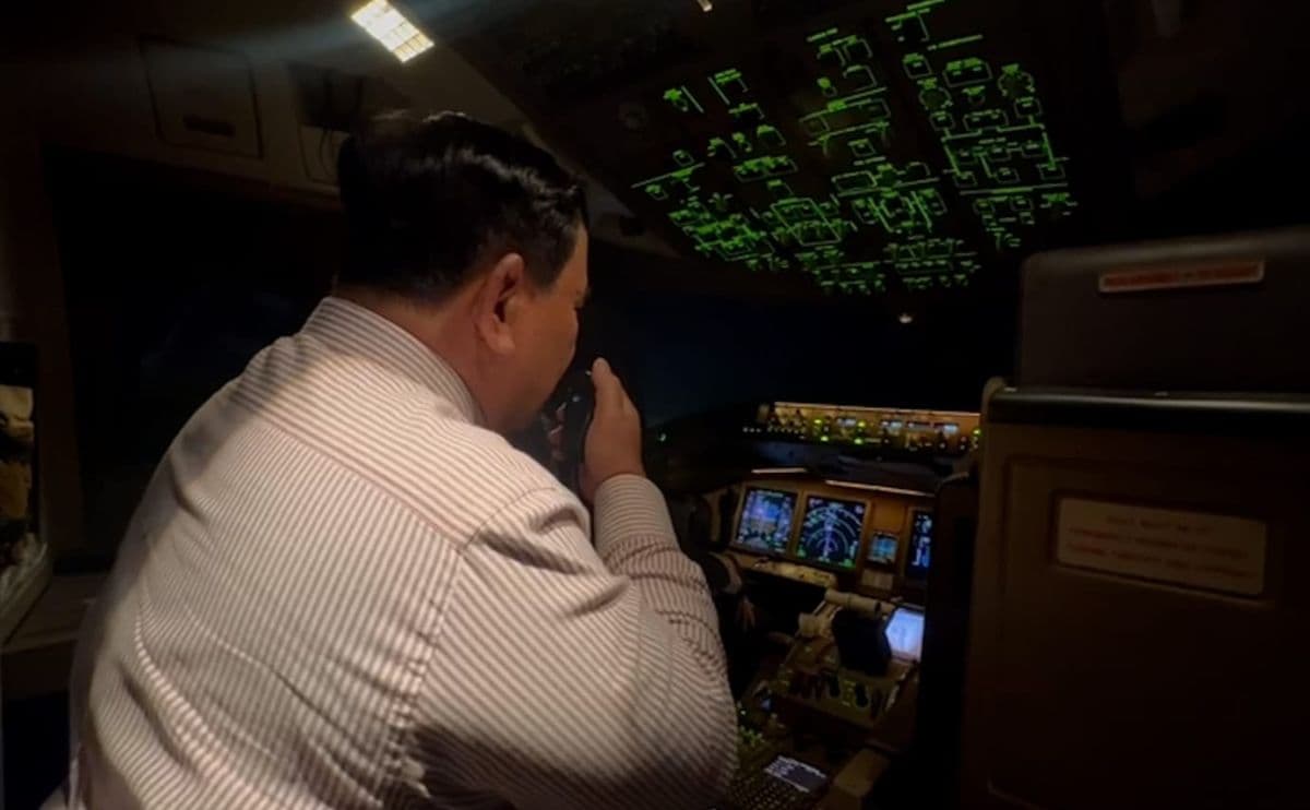 Momen Pesawat Kepresidenan Prabowo Dikawal F-16 di Langit Yordania