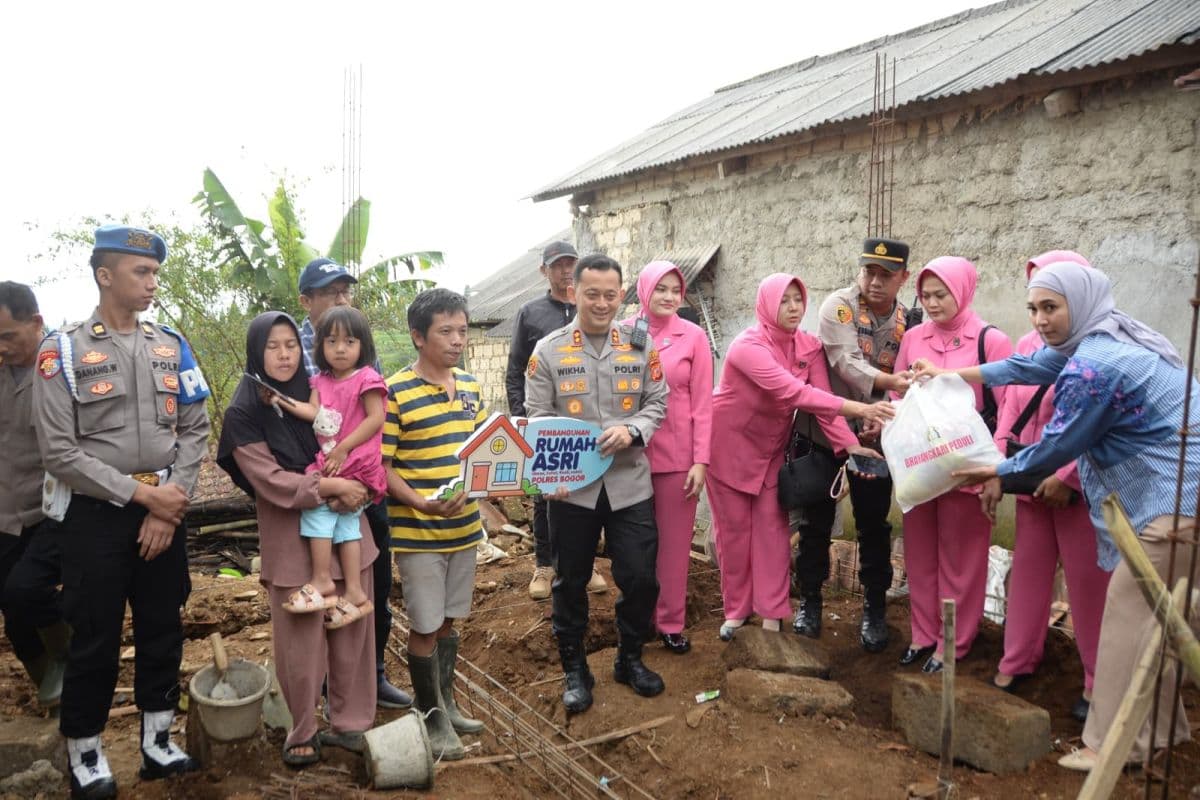 Jalankan Visi Prabowo, Polri Bangun 13 Rumah Asri di Bogor Jalankan Visi Prabowo, Polri Bangun 13 Rumah Asri di Bogor