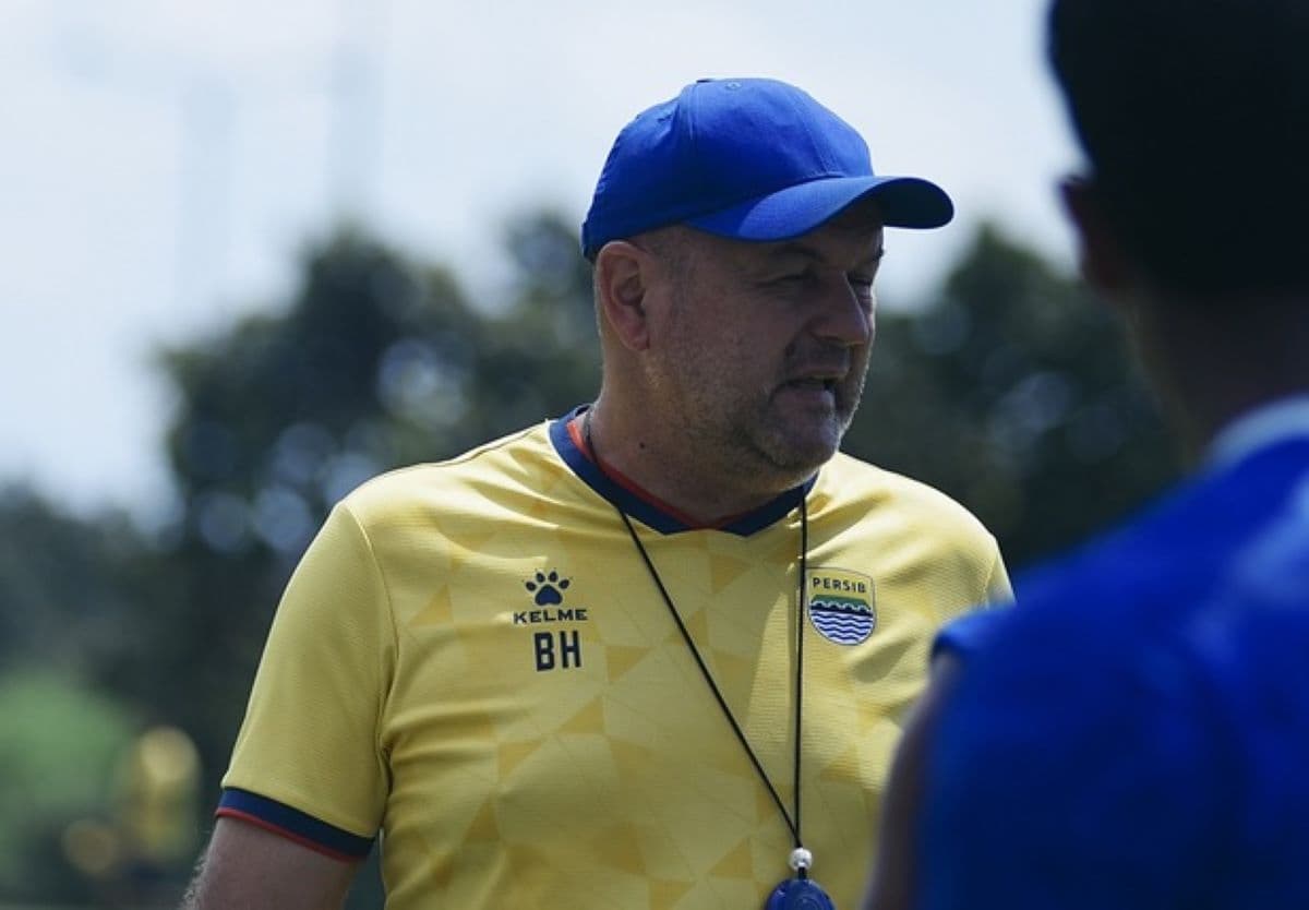 Jelang Persebaya Surabaya vs Persib Bandung, Bojan Hodak Minta Pangeran Biru Waspadai Kejutan Bajul Ijo Jelang Persebaya Surabaya vs Persib Bandung, Bojan Hodak Minta Pangeran Biru Waspadai Kejutan Bajul Ijo