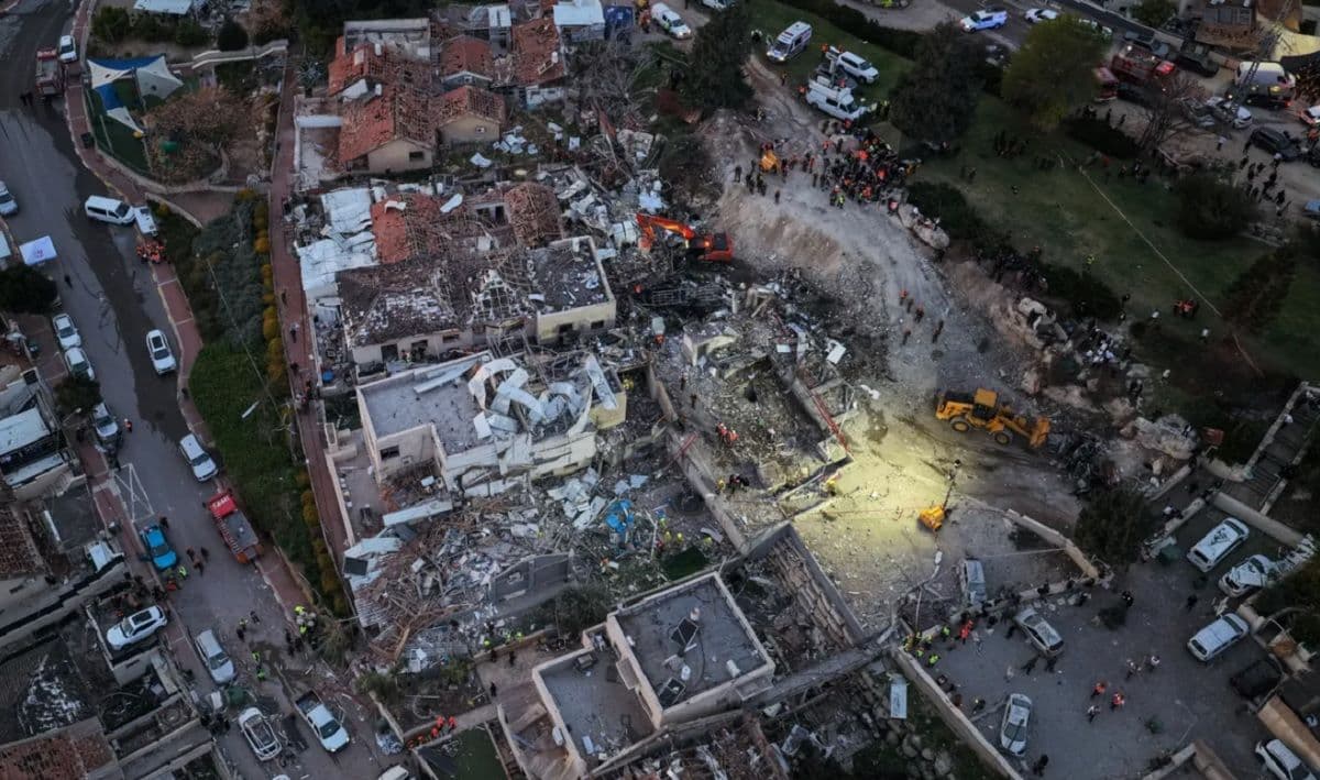 Perang Memanas, AS Serukan Warganya Segera Tinggalkan Belasan Negara di Timur Tengah