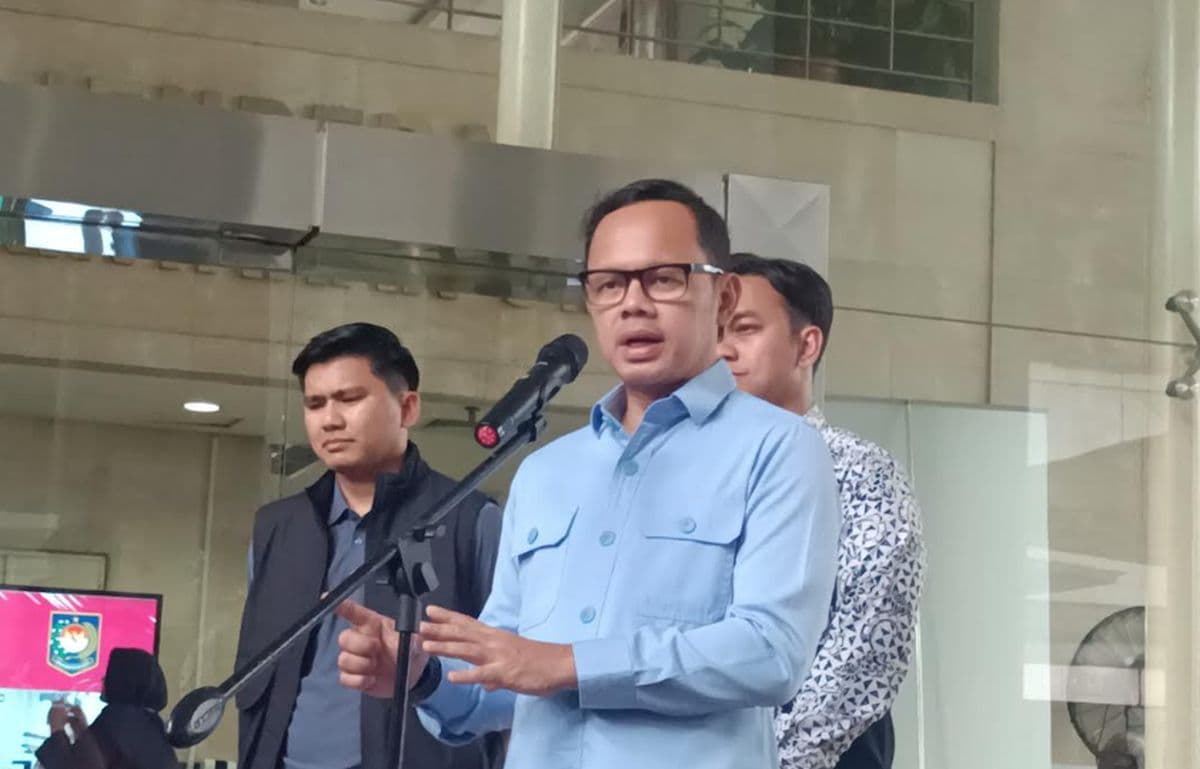 Sindiran Pedas Wamendagri ke Fadia Arafiq yang Klaim Tak Paham Birokrasi