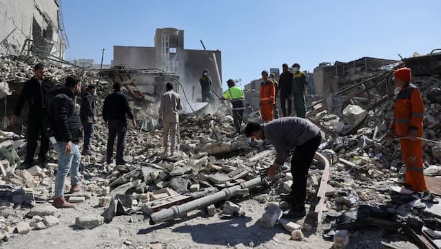 Perang Makin Menggila! 329 WNI Masih Berada Iran, Mayoritas Pelajar