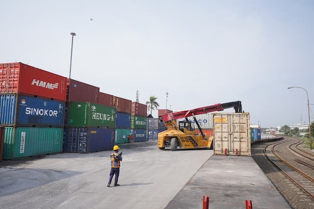 Distribusi Barang Konsumsi Meningkat, Kapasitas Angkutan Kontainer Kereta Naik 67 Persen