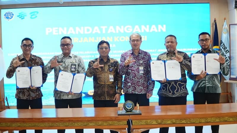 Kemenhub Serahkan 2 Konsesi Pelabuhan ke Swasta