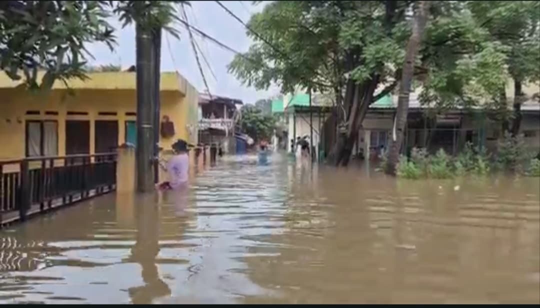 Banjir Rendam Cipinang Jaktim, Ketinggian AIr hingga 1,5 Meter