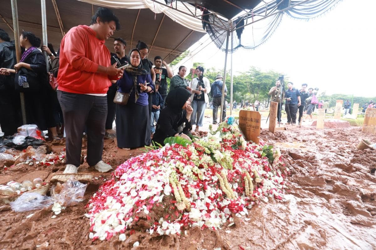 Sederet Artis yang Alami Birthday Blues, Ditinggal Meninggal saat Hari Ulang Tahun Sederet Artis yang Alami Birthday Blues, Ditinggal Meninggal saat Hari Ulang Tahun