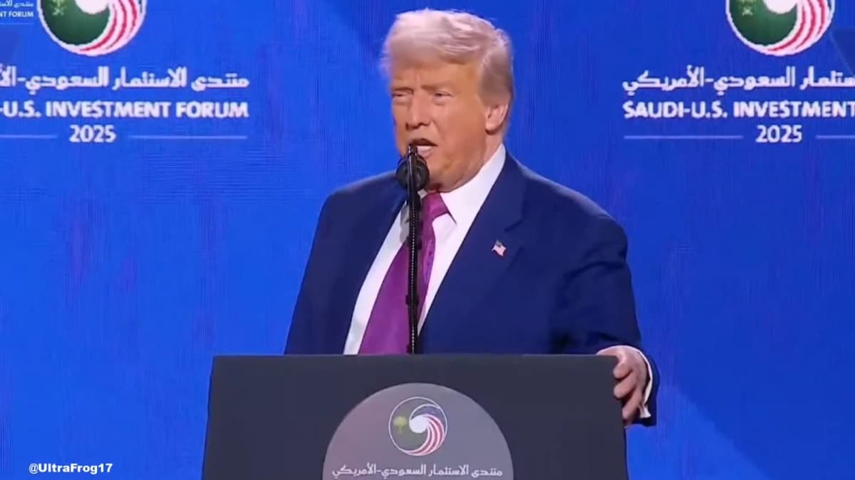 Trump Pertimbangkan Kerahkan Militer AS Ambil Alih Selat Hormuz