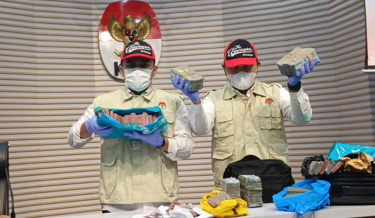 Penampakan Gepokan Uang Rp756,8 Juta yang Disita KPK dari OTT Bupati Rejang Lebong