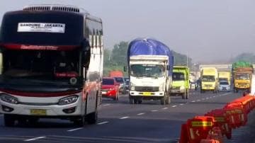 Sepekan Jelang Lebaran, Tol Cikampek Ramai Lancar
