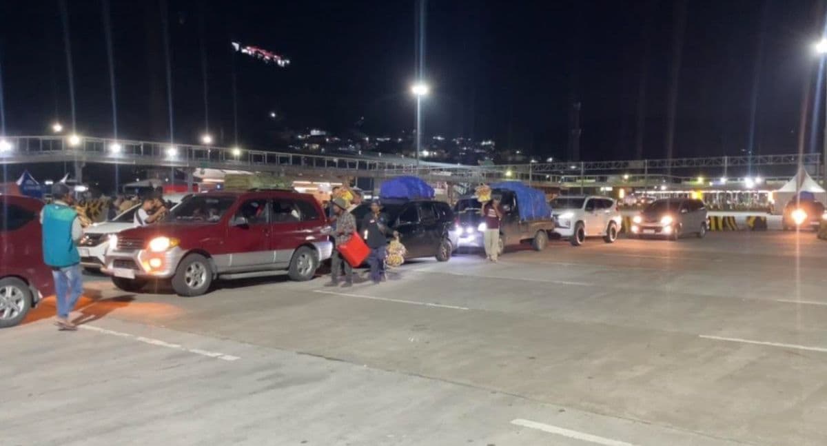 Pemudik Mulai Ramai di Pelabuhan Merak