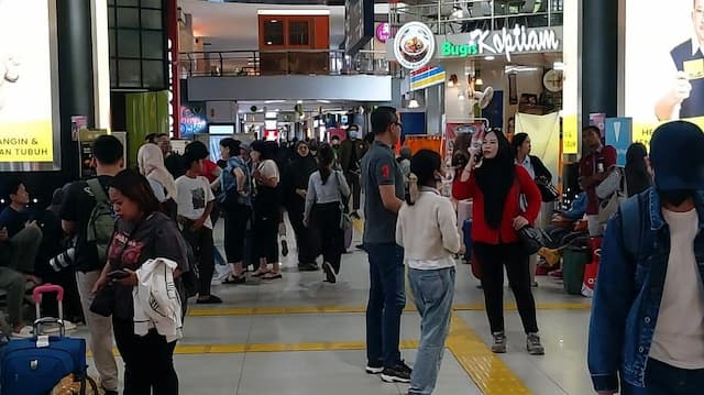 51 Ribu Penumpang Berangkat dari Daop 1, Stasiun Gambir Paling Padat