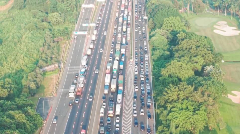 Tol Jakarta-Cikampek Macet Parah, meski Contraflow Diterapkan