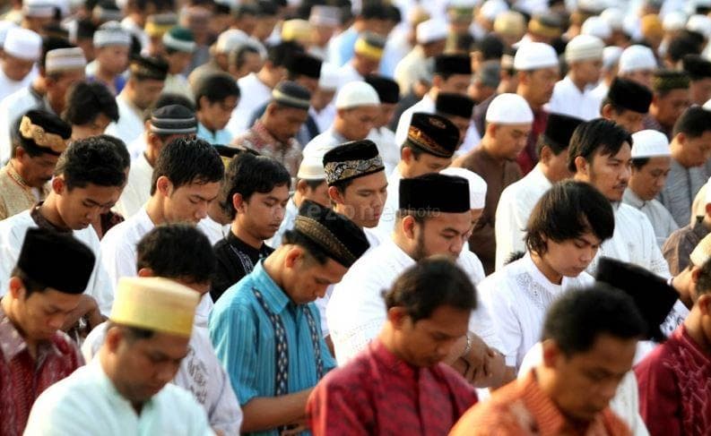 Viral Warga Depok Laksanakan Sholat Id Hari Ini