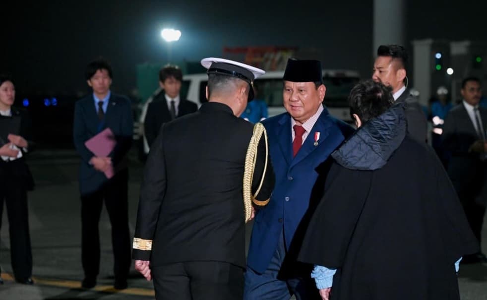 Jelang Pertemuan dengan Kaisar dan PM Jepang, Prabowo Tiba di Tokyo