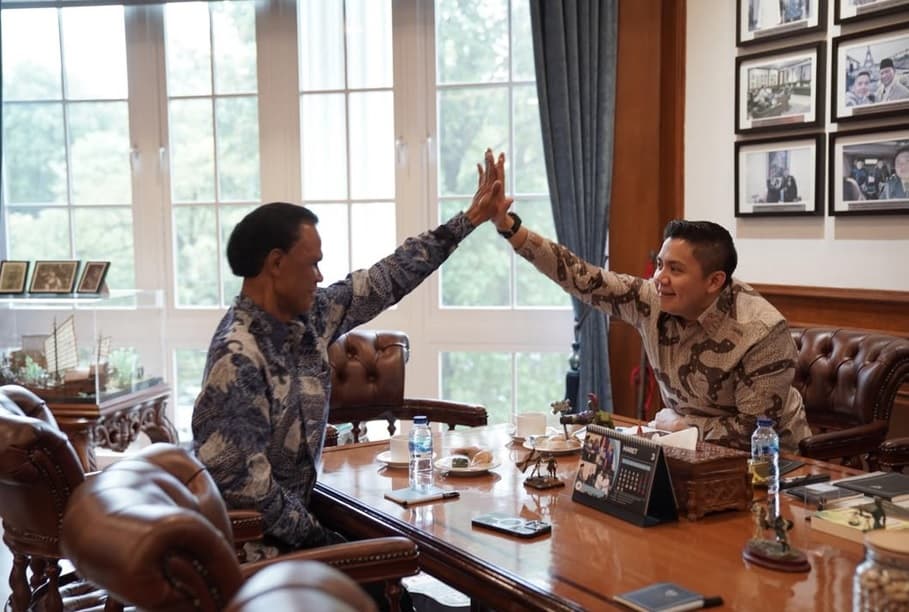 Seskab Teddy: Hercules Kawan Lama Saya,15 Tahun Lalu Bertemu