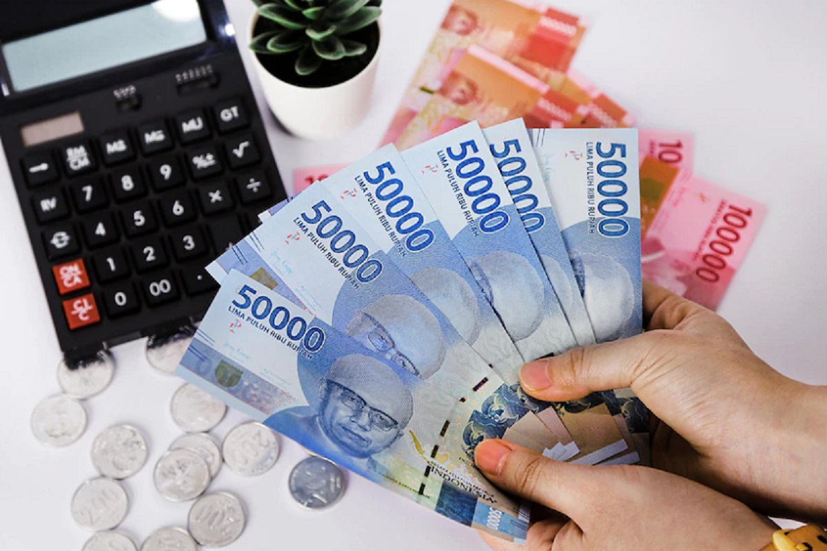 Rupiah Ditutup Melemah ke Rp17.041 per Dolar AS