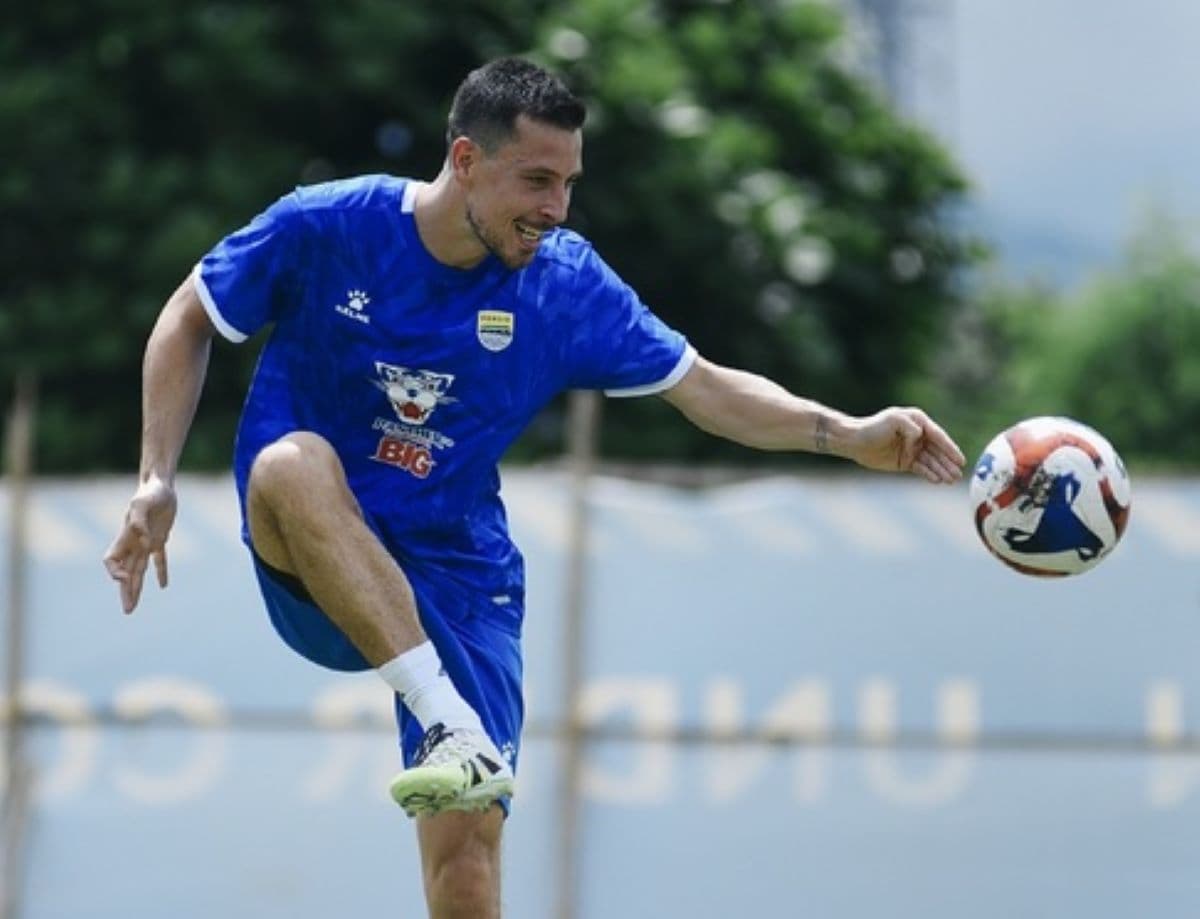 Pesan Berkelas Thom Haye untuk Skuad Persib Bandung: Percaya Diri Adalah Kunci untuk Juara!