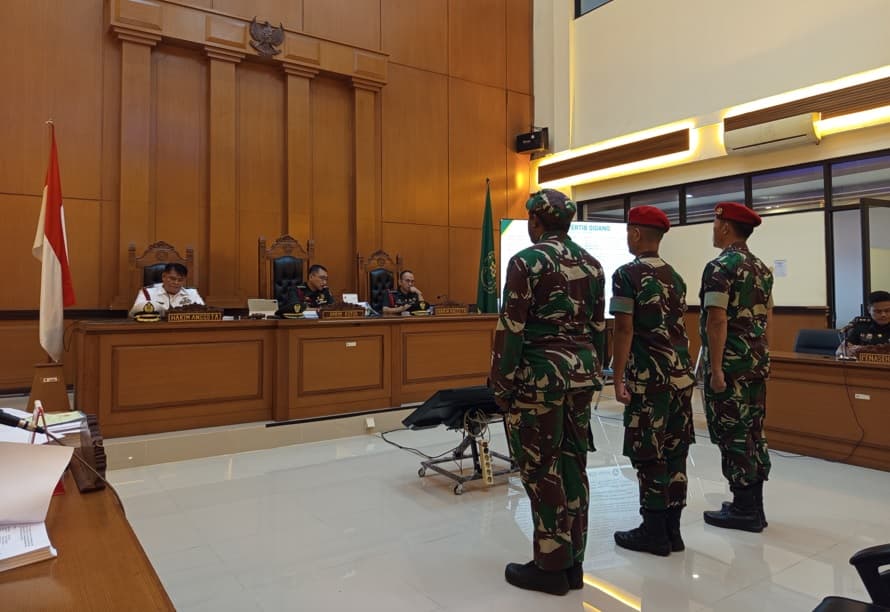 Seragam 3 Anggota Kopassus Terdakwa Pembunuhan Kacab Bank Jadi Sorotan
