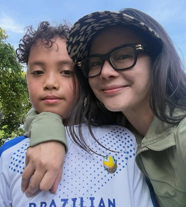 Okin Disebut Tak Kasih Nafkah, Ibunda Rachel Vennya Tulis Pesan untuk Xabiru