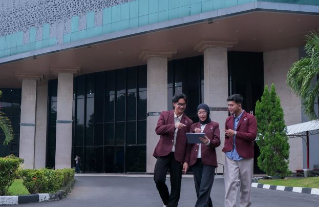 Info Beasiswa di Surabaya dan Cara Daftarnya, Bisa Dapat Pembiayaan 100