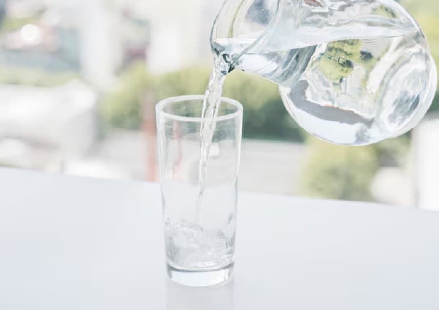 3 Alasan Minum Air Putih di Pagi Hari Baik untuk Kesehatan Ginjal