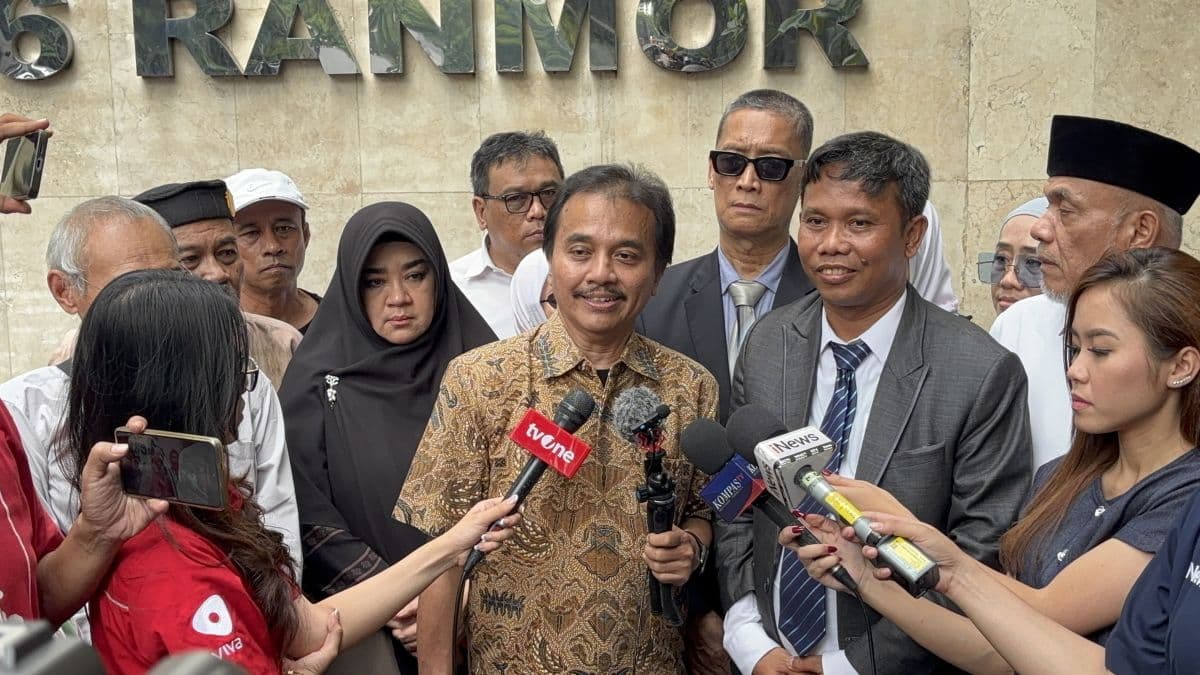 Polda Metro: Kasus Ijazah Jokowi dengan Tersangka Roy Suryo-Tifa Berlanjut, Berkas Perkara Dilimpahkan!