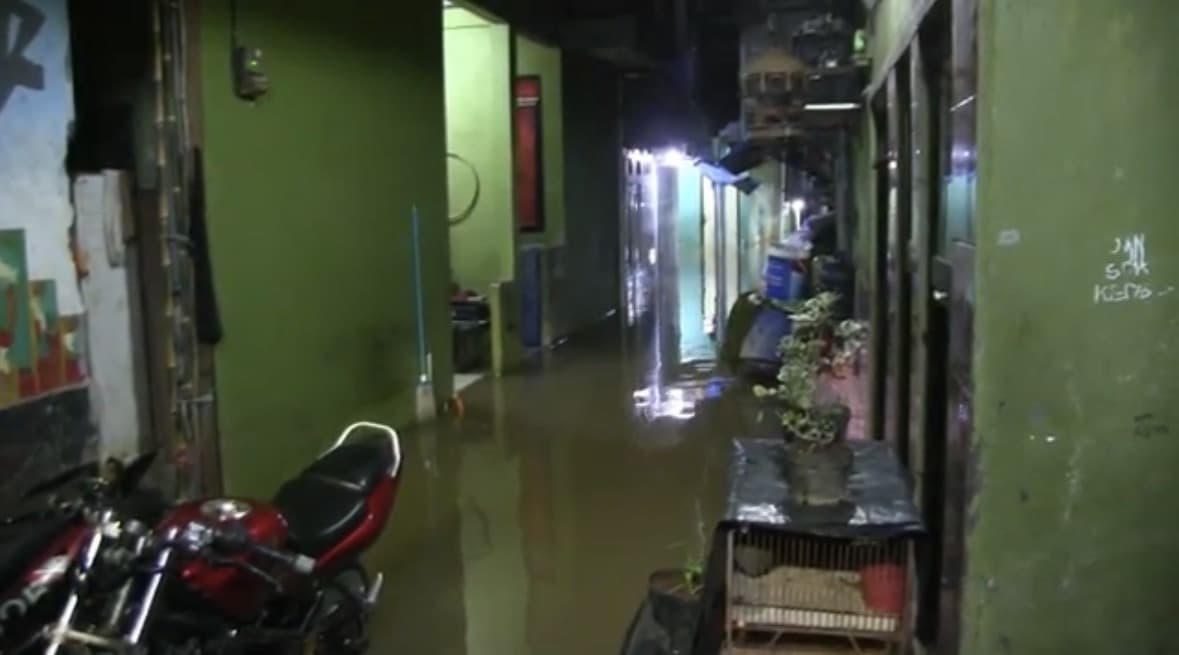 21 RT di Jakarta Tergenang Banjir Pagi Ini Imbas Luapan Kali Ciliwung