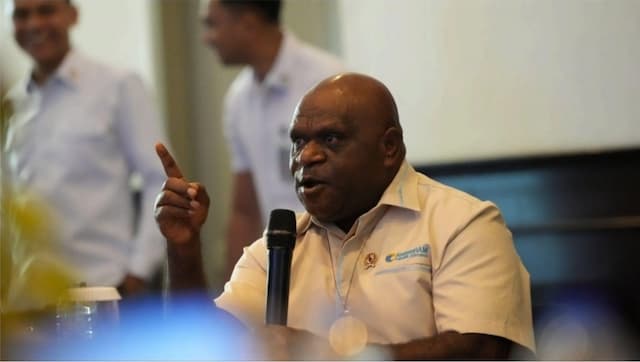 Menteri HAM Nilai Kritik Feri Amsari-Ubaedillah Badrun Tak Perlu Dilaporkan