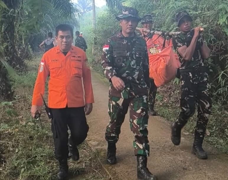 Cerita Prajurit TNI Taklukkan Rimba Borneo Evakuasi 8 Jasad Korban Helikopter Jatuh di Sekadau