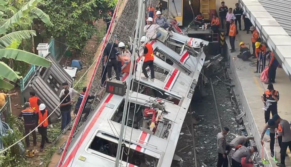 Korban Meninggal Kecelakaan Kereta di Bekasi Bertambah Jadi 16 Orang